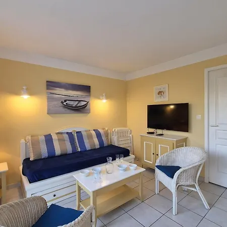 Holiday home Beautiful House With Pool In Talmont-saint-hilaire